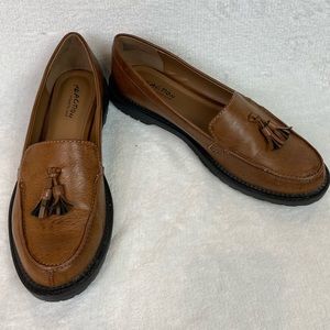 Size 11 Tan Kennith Cole Reaction Slip Ons